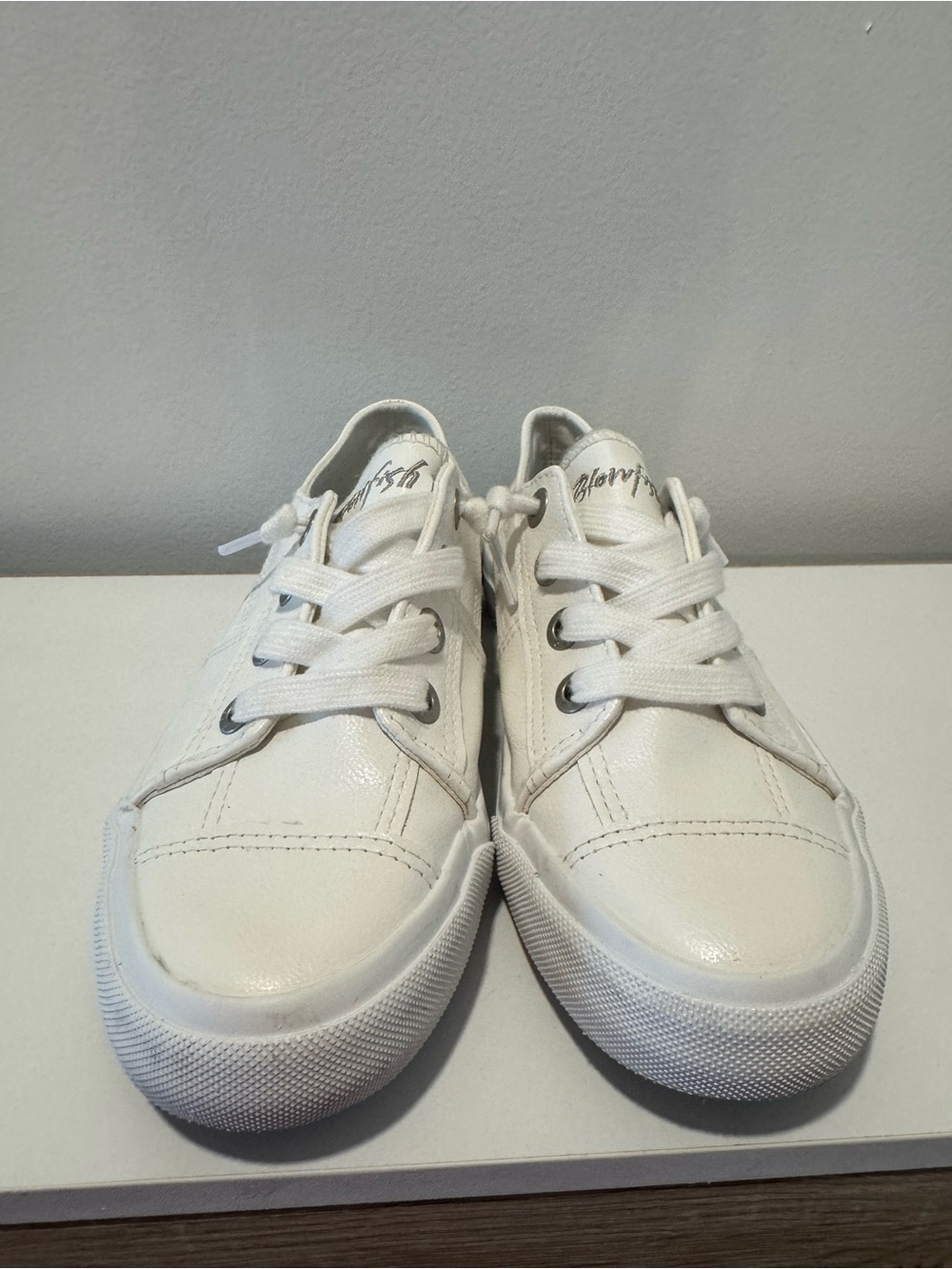Blowfish Women's Low-Top White Canvas-Style Lace-Up Sneakers - Picture 3 of 7